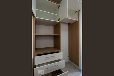 Apartamento para alugar com 84m², 2 quartos e 1 vaga1o. Andar - Cozinha (Armários)