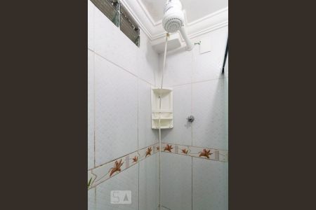 Banheiro de kitnet/studio para alugar com 1 quarto, 17m² em Cidade Vargas, São Paulo