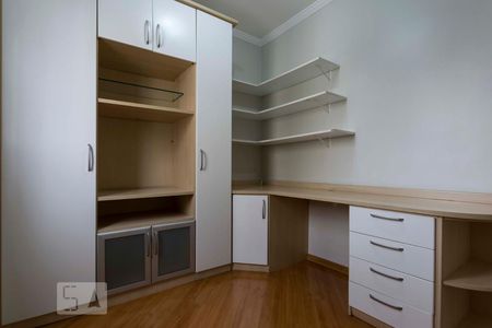 Quarto 1 (Armários) de apartamento para alugar com 2 quartos, 48m² em Vila Firmiano Pinto, São Paulo
