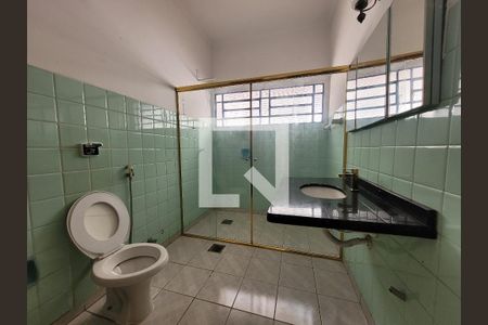 Casa à venda com 255m², 4 quartos e 2 vagasBanheiro 2