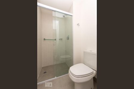Banheiro de apartamento para alugar com 1 quarto, 55m² em Vila Madalena, São Paulo