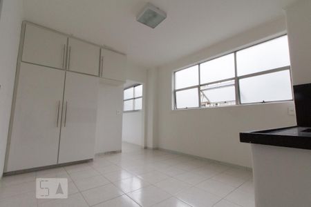 Apartamento para alugar com 160m², 3 quartos e sem vaga Apartamento para alugar com 160m², 3 quartos e sem vagaCozinha