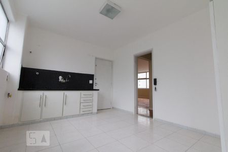 Apartamento para alugar com 160m², 3 quartos e sem vaga Apartamento para alugar com 160m², 3 quartos e sem vagaCozinha