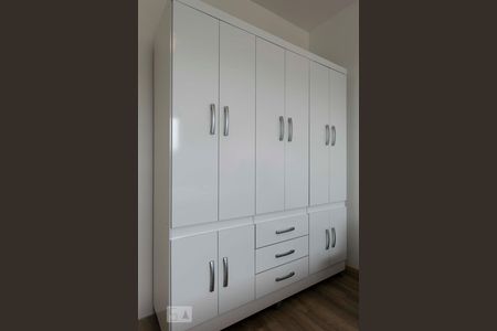 Suíte (Armários) de apartamento para alugar com 1 quarto, 40m² em Cambuci, São Paulo