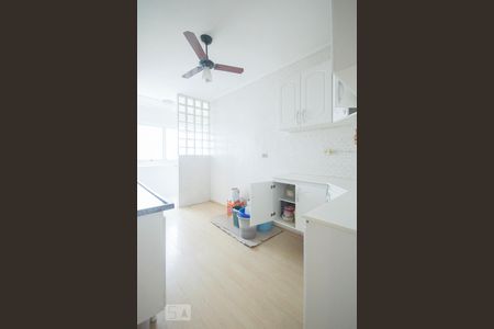 Cozinha de apartamento para alugar com 2 quartos, 85m² em Santo Amaro, São Paulo