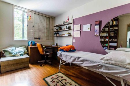 Apartamento à venda com 170m², 4 quartos e 4 vagas Apartamento à venda com 170m², 4 quartos e 4 vagasQuarto 3