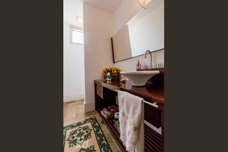Apartamento à venda com 170m², 4 quartos e 4 vagas Apartamento à venda com 170m², 4 quartos e 4 vagasLavabo