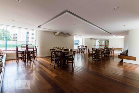 Apartamento à venda com 170m², 4 quartos e 4 vagas Apartamento à venda com 170m², 4 quartos e 4 vagasSalão de festas