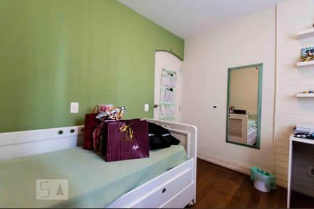 Apartamento à venda com 170m², 4 quartos e 4 vagas Apartamento à venda com 170m², 4 quartos e 4 vagasQuarto