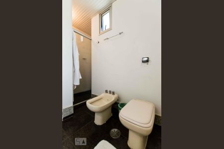 Apartamento à venda com 170m², 4 quartos e 4 vagas Apartamento à venda com 170m², 4 quartos e 4 vagasBanheiro da suíte