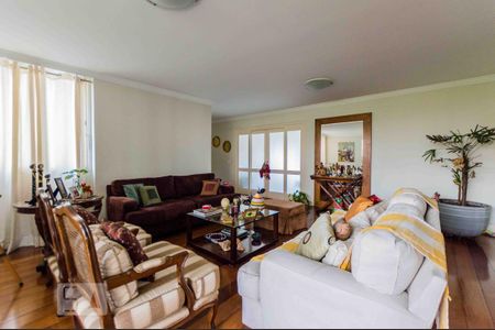 Apartamento à venda com 170m², 4 quartos e 4 vagas Apartamento à venda com 170m², 4 quartos e 4 vagasSala