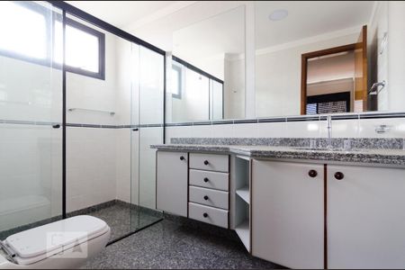 Apartamento à venda com 207m², 3 quartos e 2 vagas Apartamento à venda com 207m², 3 quartos e 2 vagasSuíte 2