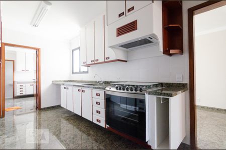 Apartamento à venda com 207m², 3 quartos e 2 vagas Apartamento à venda com 207m², 3 quartos e 2 vagasCozinha