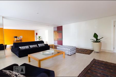 Apartamento à venda com 207m², 3 quartos e 2 vagas Apartamento à venda com 207m², 3 quartos e 2 vagasDependências do prédio - hall