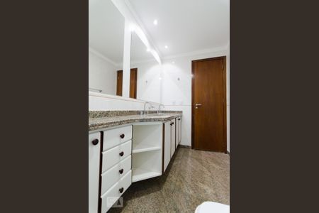 Apartamento à venda com 207m², 3 quartos e 2 vagas Apartamento à venda com 207m², 3 quartos e 2 vagasSuíte 3
