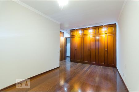Apartamento à venda com 207m², 3 quartos e 2 vagas Apartamento à venda com 207m², 3 quartos e 2 vagasSuíte 3