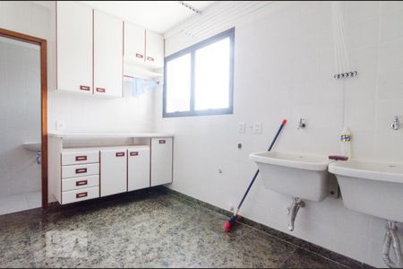 Apartamento à venda com 207m², 3 quartos e 2 vagas Apartamento à venda com 207m², 3 quartos e 2 vagasÁrea de serviço