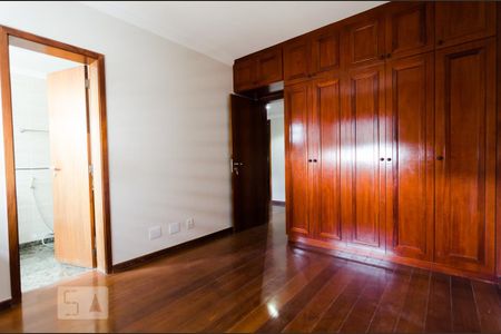 Apartamento à venda com 207m², 3 quartos e 2 vagas Apartamento à venda com 207m², 3 quartos e 2 vagasSuíte 1