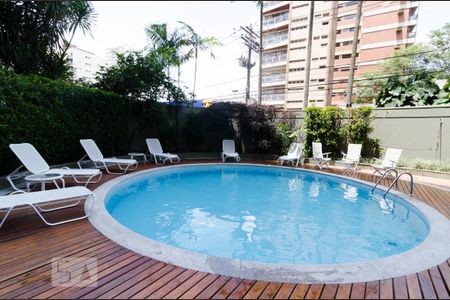 Apartamento à venda com 207m², 3 quartos e 2 vagas Apartamento à venda com 207m², 3 quartos e 2 vagasDependências do prédio - piscina