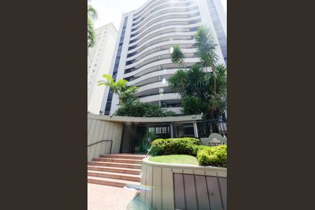 Apartamento à venda com 207m², 3 quartos e 2 vagas Apartamento à venda com 207m², 3 quartos e 2 vagasFachada do prédio