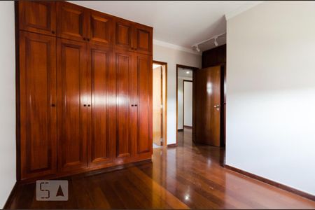 Apartamento à venda com 207m², 3 quartos e 2 vagas Apartamento à venda com 207m², 3 quartos e 2 vagasSuíte 2