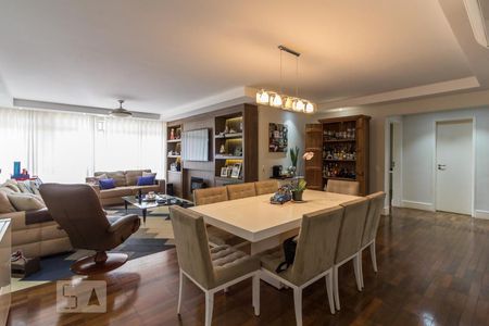 Sala de apartamento à venda com 3 quartos, 210m² em Bela Vista, São Paulo