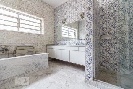 Casa à venda com 478m², 4 quartos e 4 vagas Casa à venda com 478m², 4 quartos e 4 vagasBanheiro