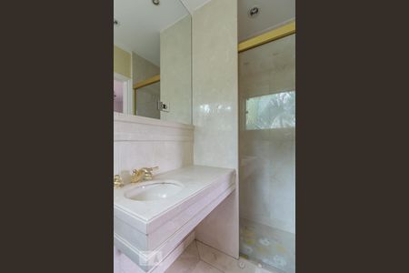 Casa à venda com 478m², 4 quartos e 4 vagas Casa à venda com 478m², 4 quartos e 4 vagasBanheiro do Quarto 4 (suite)