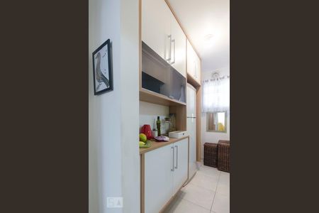 Cozinha de apartamento para alugar com 2 quartos, 50m² em Vila Pompéia, São Paulo