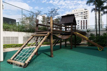 Apartamento à venda com 202m², 4 quartos e 3 vagasÁrea comum - Playground