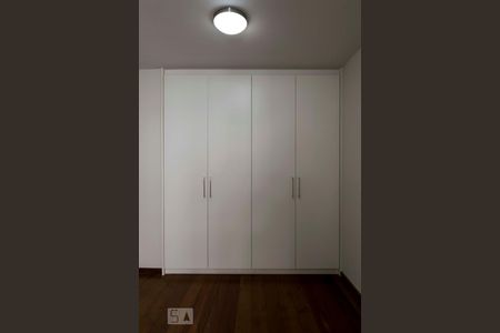 Apartamento à venda com 202m², 4 quartos e 3 vagas2o. Andar - Quarto 4 (Suíte - Armários)