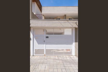 Casa à venda com 220m², 4 quartos e 2 vagasFachada