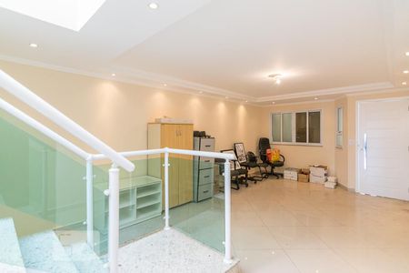 Sala de casa à venda com 4 quartos, 220m² em Vila Scarpelli, Santo André