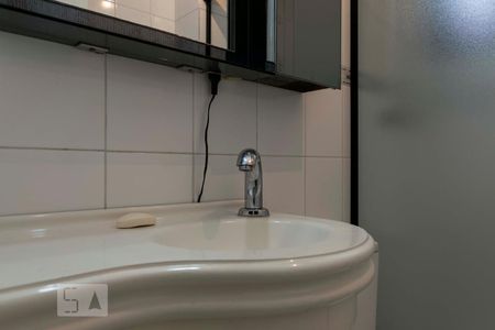 Banheiro social (Torneira) de apartamento à venda com 2 quartos, 56m² em Vila Monte Alegre, São Paulo