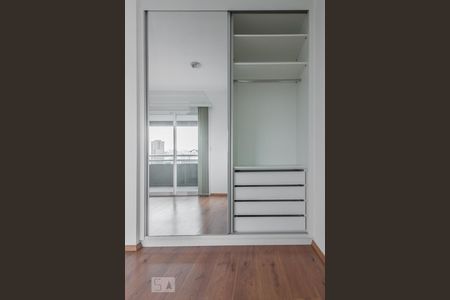 Quarto  de apartamento para alugar com 1 quarto, 48m² em Parque Industrial Tomas Edson, São Paulo