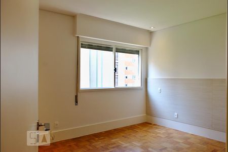 Apartamento à venda com 140m², 3 quartos e 1 vagaSuite
