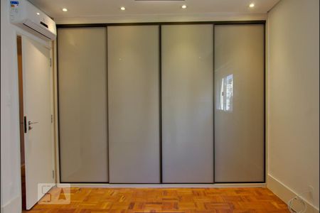 Apartamento à venda com 140m², 3 quartos e 1 vagaSuite