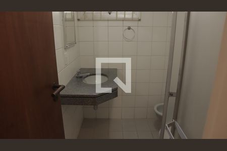 Banheiro de apartamento à venda com 1 quarto, 56m² em Jardim Paraíso, Campinas