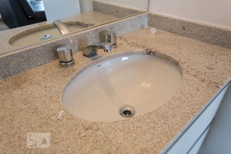 Banheiro de kitnet/studio à venda com 1 quarto, 44m² em Vila Olímpia, São Paulo