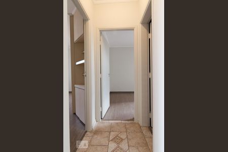 Corredor de apartamento para alugar com 2 quartos, 62m² em Vila Industrial, Campinas