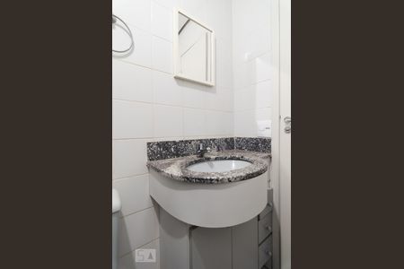 Banheiro de apartamento para alugar com 2 quartos, 62m² em Vila Industrial, Campinas