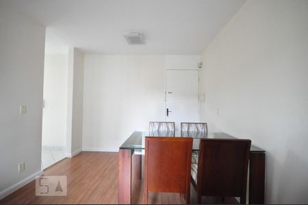 sala de apartamento para alugar com 2 quartos, 56m² em Vila Suzana, São Paulo