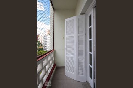 Apartamento à venda com 78m², 2 quartos e sem vagaVaranda