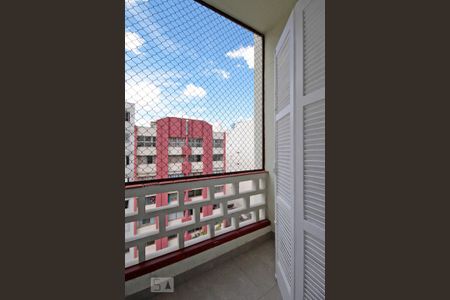 Apartamento à venda com 78m², 2 quartos e sem vagaVaranda