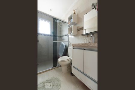 Banheiro da suíte de apartamento à venda com 3 quartos, 104m² em Quitaúna, Osasco