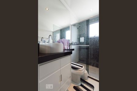 Banheiro de apartamento à venda com 3 quartos, 104m² em Quitaúna, Osasco