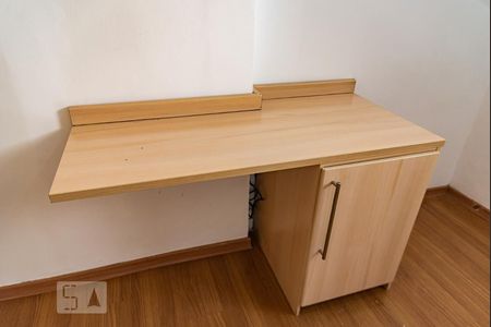 Apartamento à venda com 79m², 3 quartos e 1 vaga Apartamento à venda com 79m², 3 quartos e 1 vagaEscrivaninha