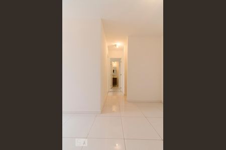 Corredor dos Quartos e Banheiro  de apartamento para alugar com 2 quartos, 55m² em Vila Prudente, São Paulo