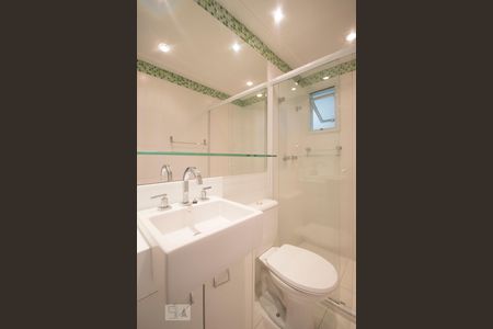 Banheiro de apartamento à venda com 3 quartos, 74m² em Vila das Mercês, São Paulo