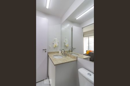 Banheiro de kitnet/studio para alugar com 1 quarto, 35m² em Barra Funda, São Paulo